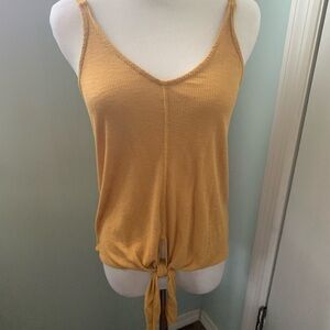 🌻2/$20 Day to Day tie tank top